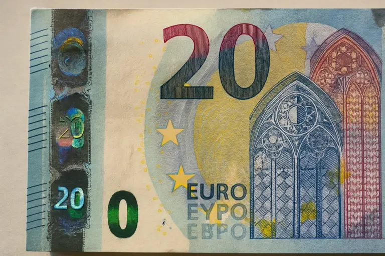 20 € falsi: come riconoscerli dalle caratteristiche di sicurezza